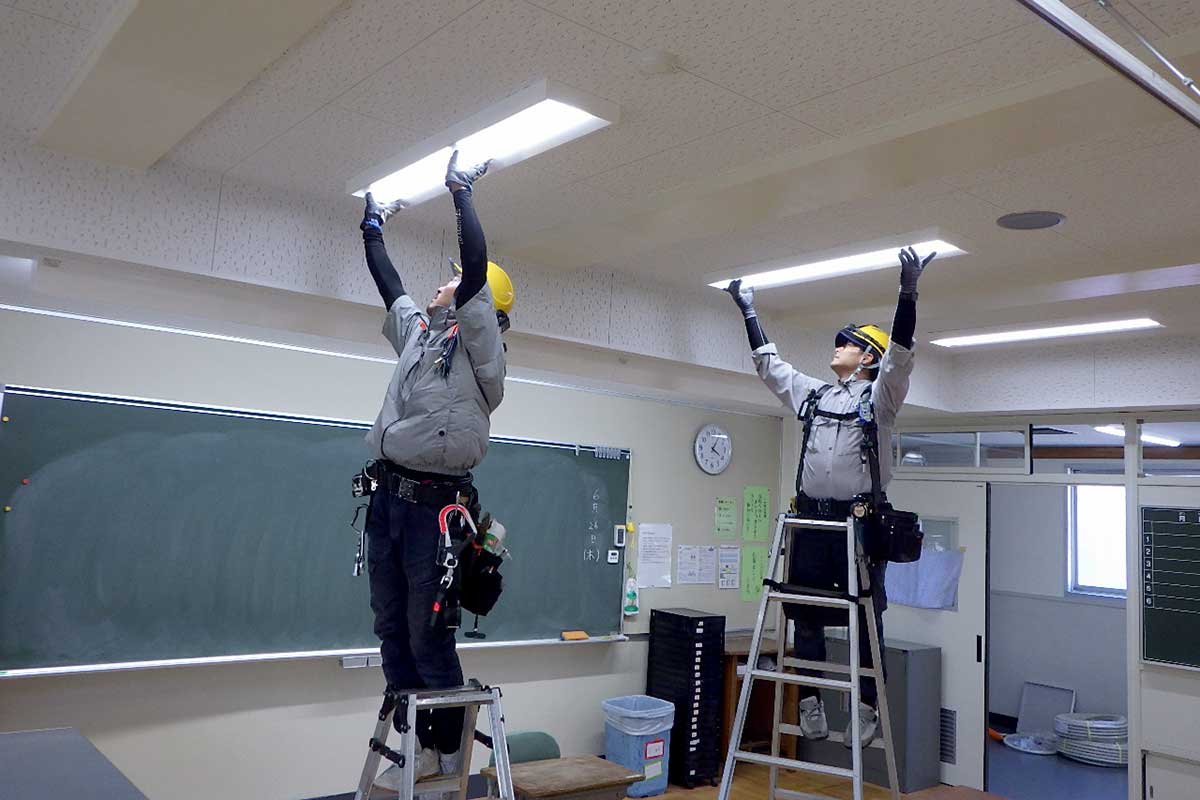 作業風景｜電気工事士の求人